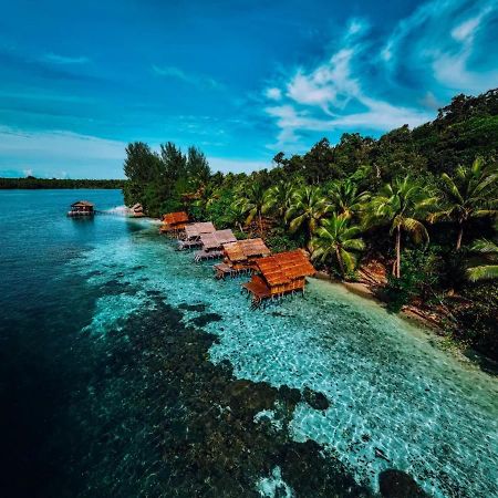 Ambower Homestay Raja Ampat Fam Bagian luar foto