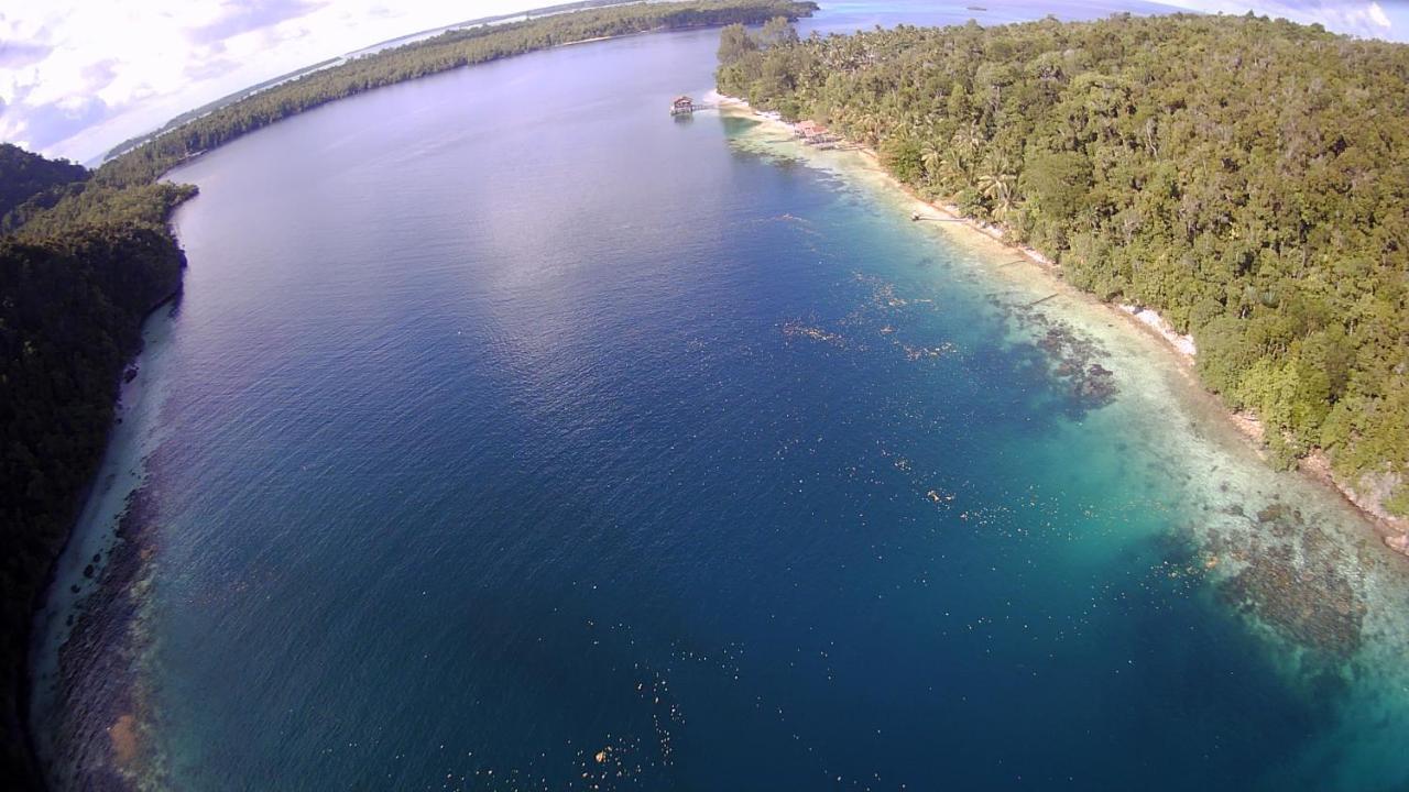 Ambower Homestay Raja Ampat Fam Bagian luar foto