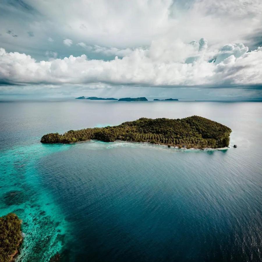 Ambower Homestay Raja Ampat Fam Bagian luar foto
