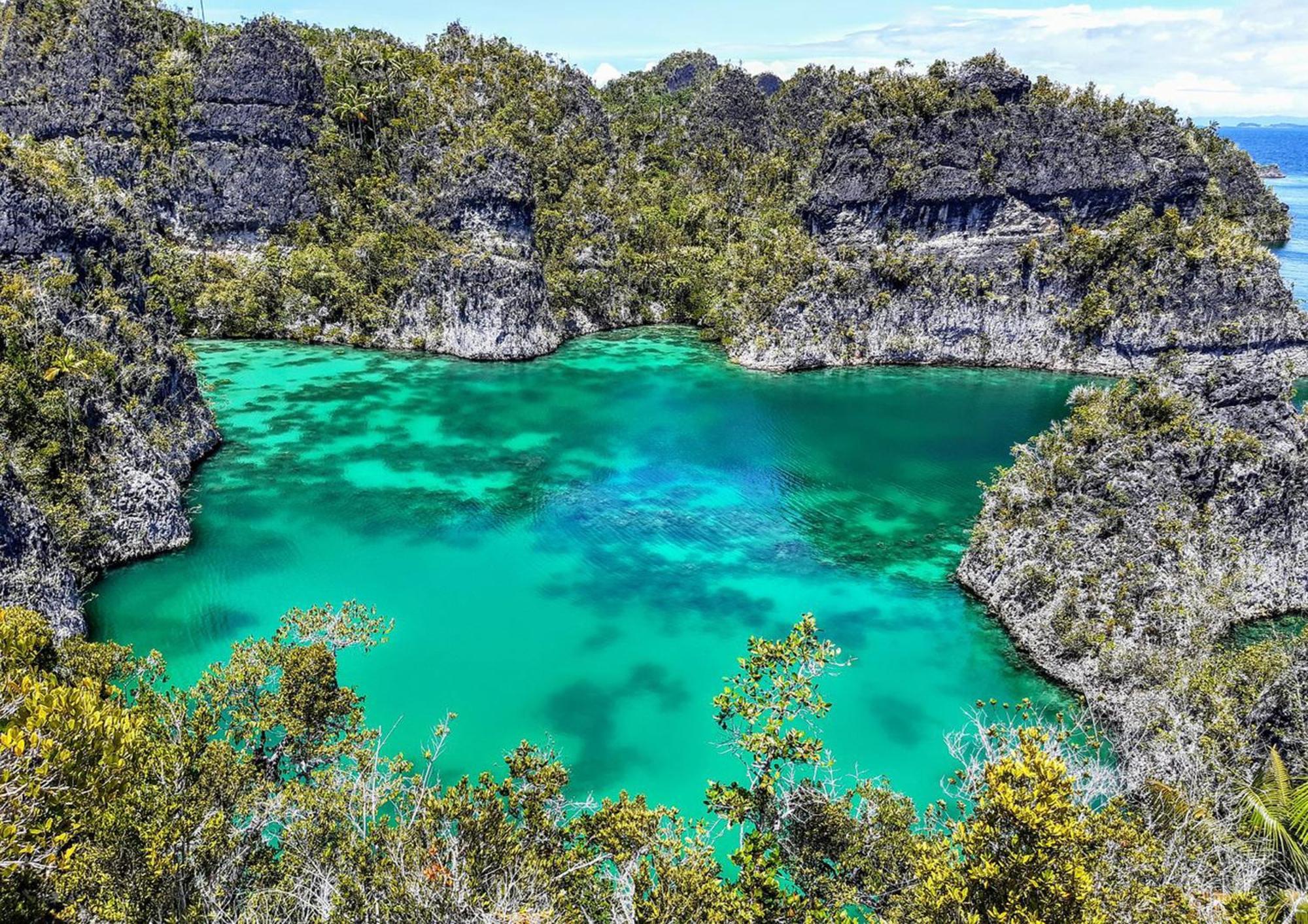 Ambower Homestay Raja Ampat Fam Bagian luar foto