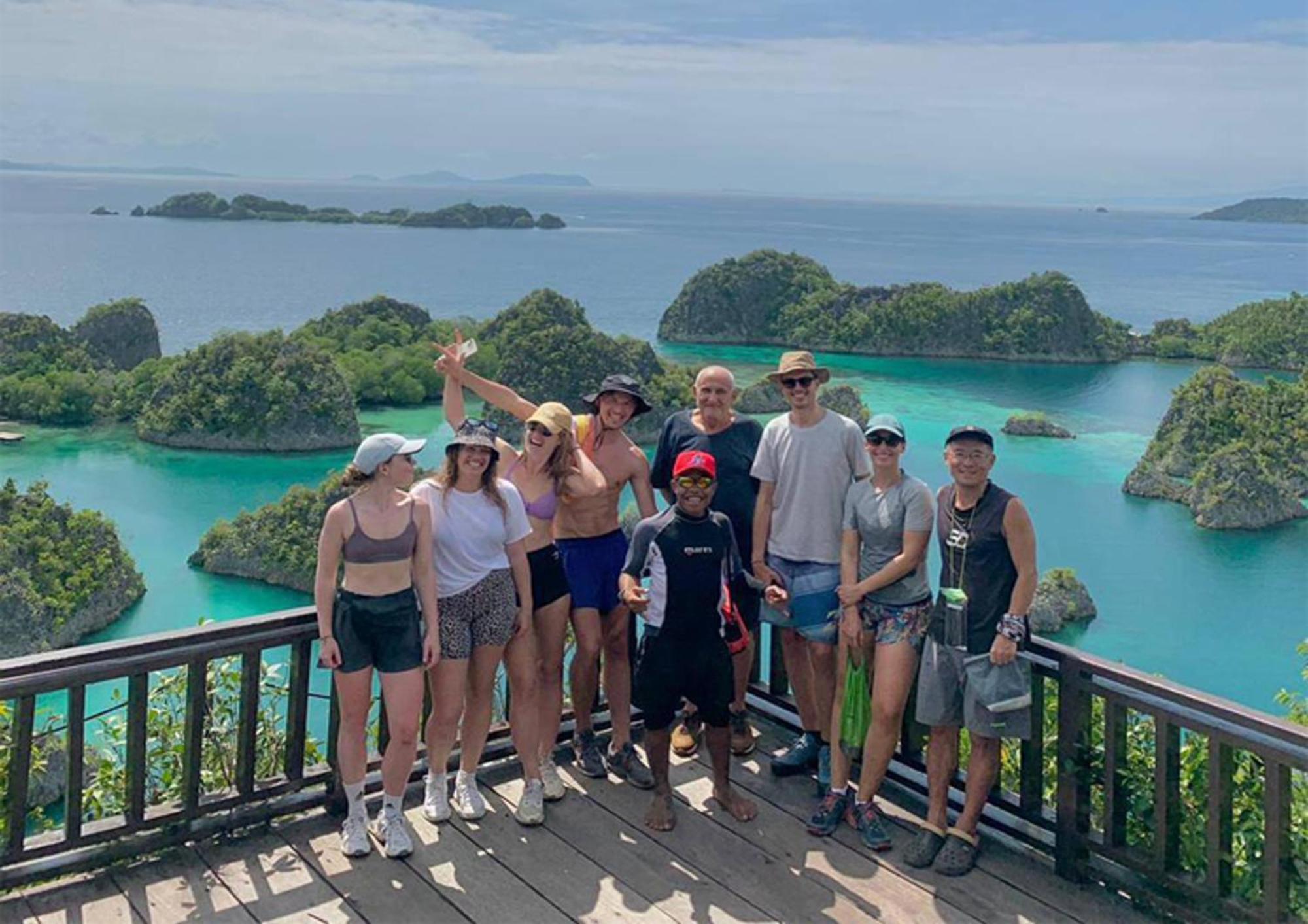 Ambower Homestay Raja Ampat Fam Bagian luar foto